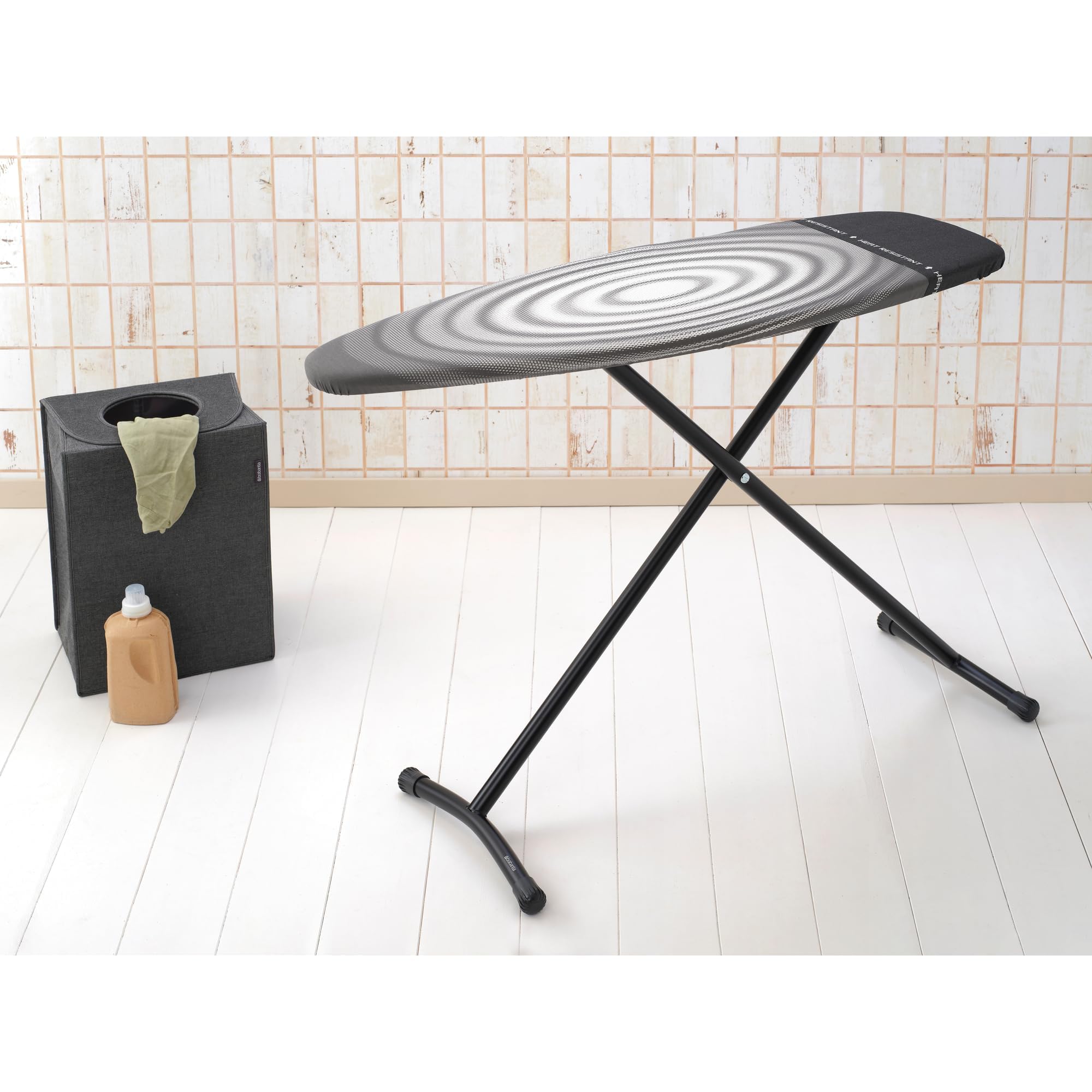brabantia-b-gelbrett-d-135x45-cm-b-geltisch-titan-schwarz-dampfb-geleisen image 6