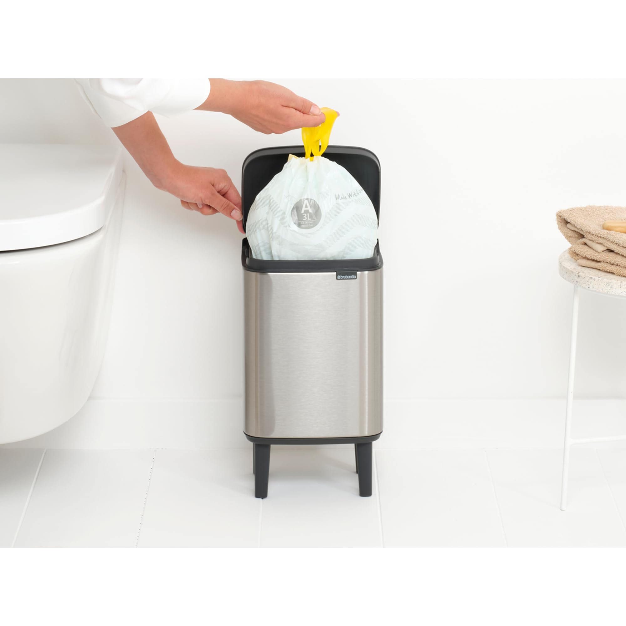 brabantia-bo-hi-m-lleimer-4l-mattschwarz-bad-soft-close image 5