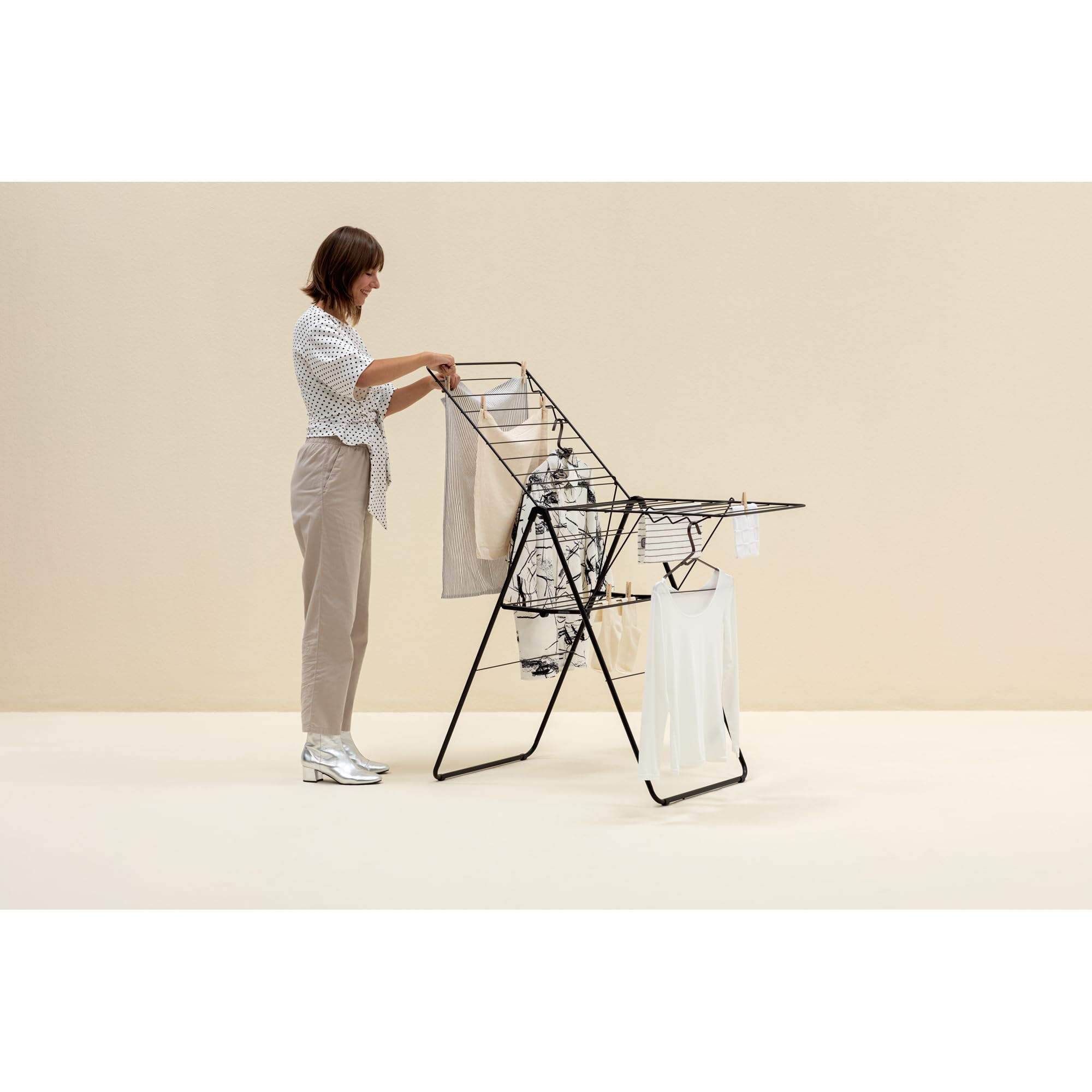 brabantia-hangon-w-schest-nder-20-m-matt-black-klappbar image 2