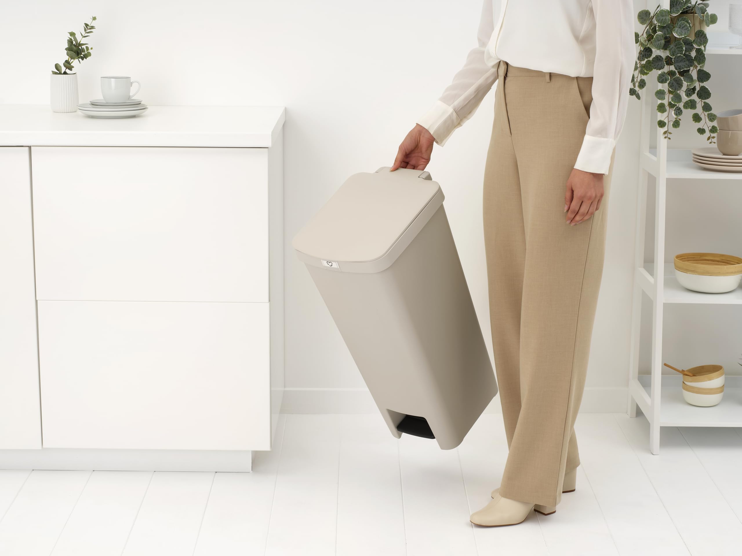brabantia-stepup-tretm-lleimer-40-l-soft-beige-mit-soft-close image 5
