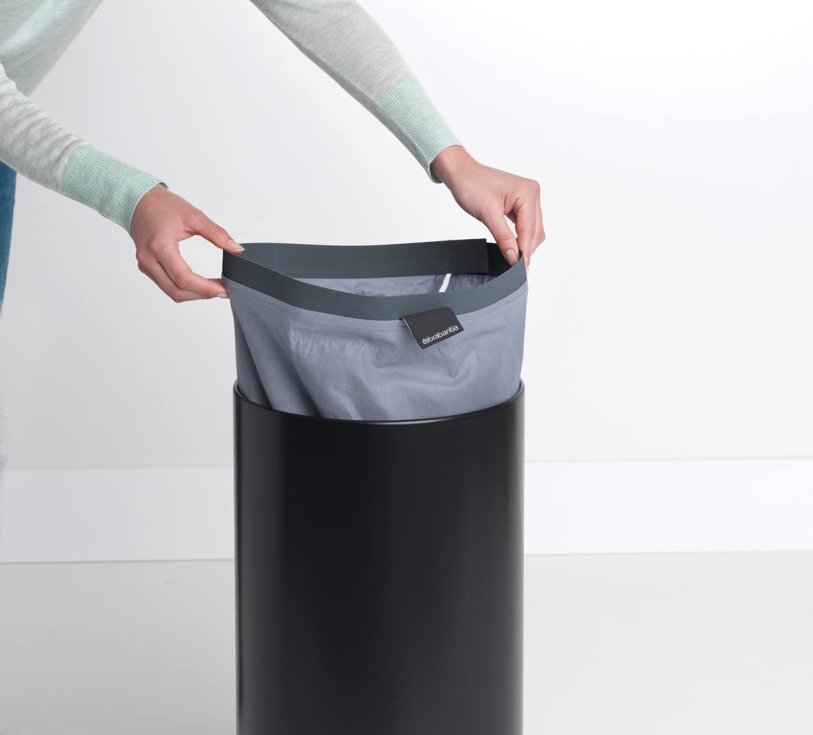 brabantia-w-schekorb-35-l-matt-black-korkdeckel-w-schesack image 4