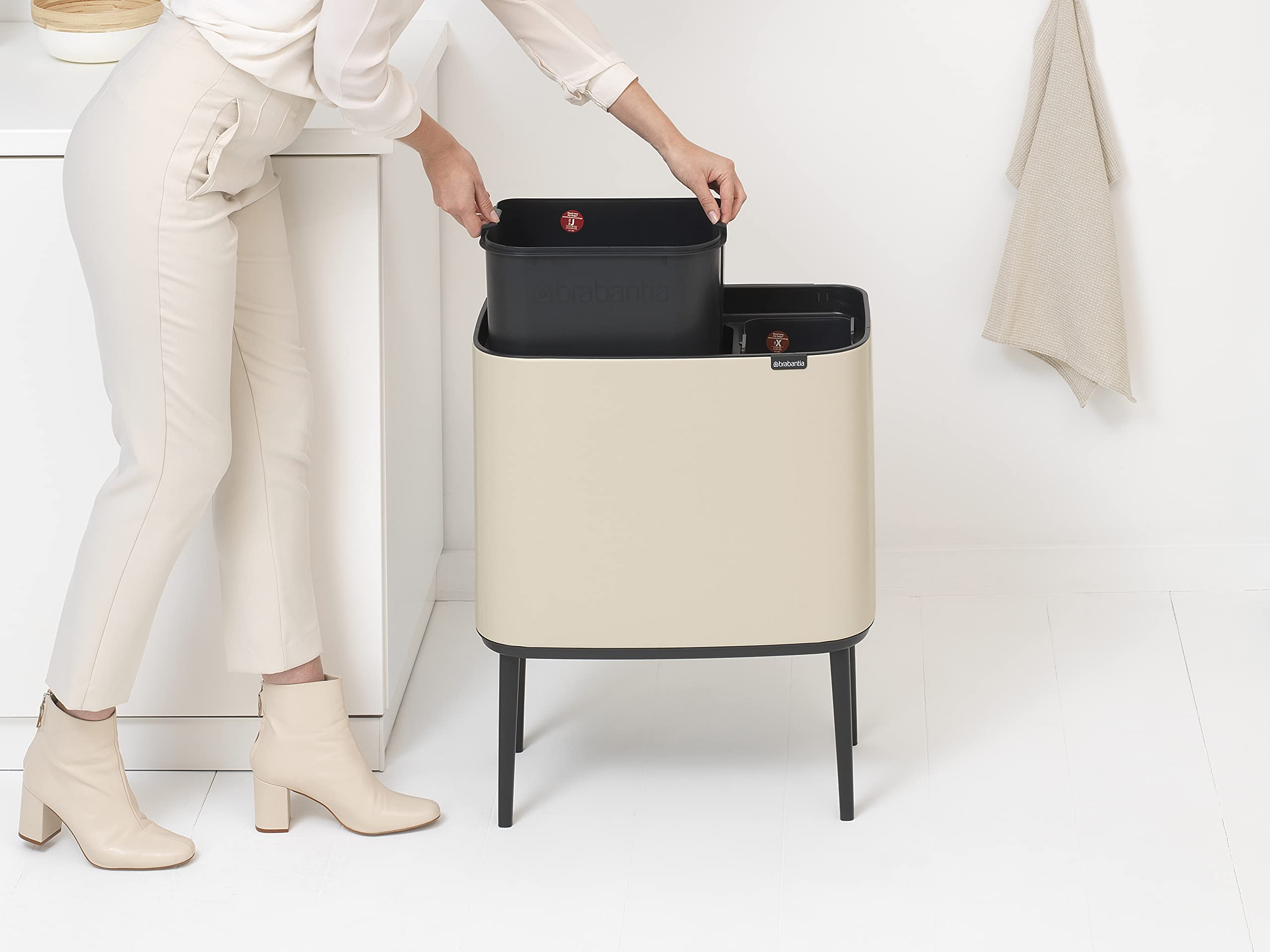 brabantia-bo-touch-bin-m-lleimer-23-11-l-soft-beige-trenner image 6