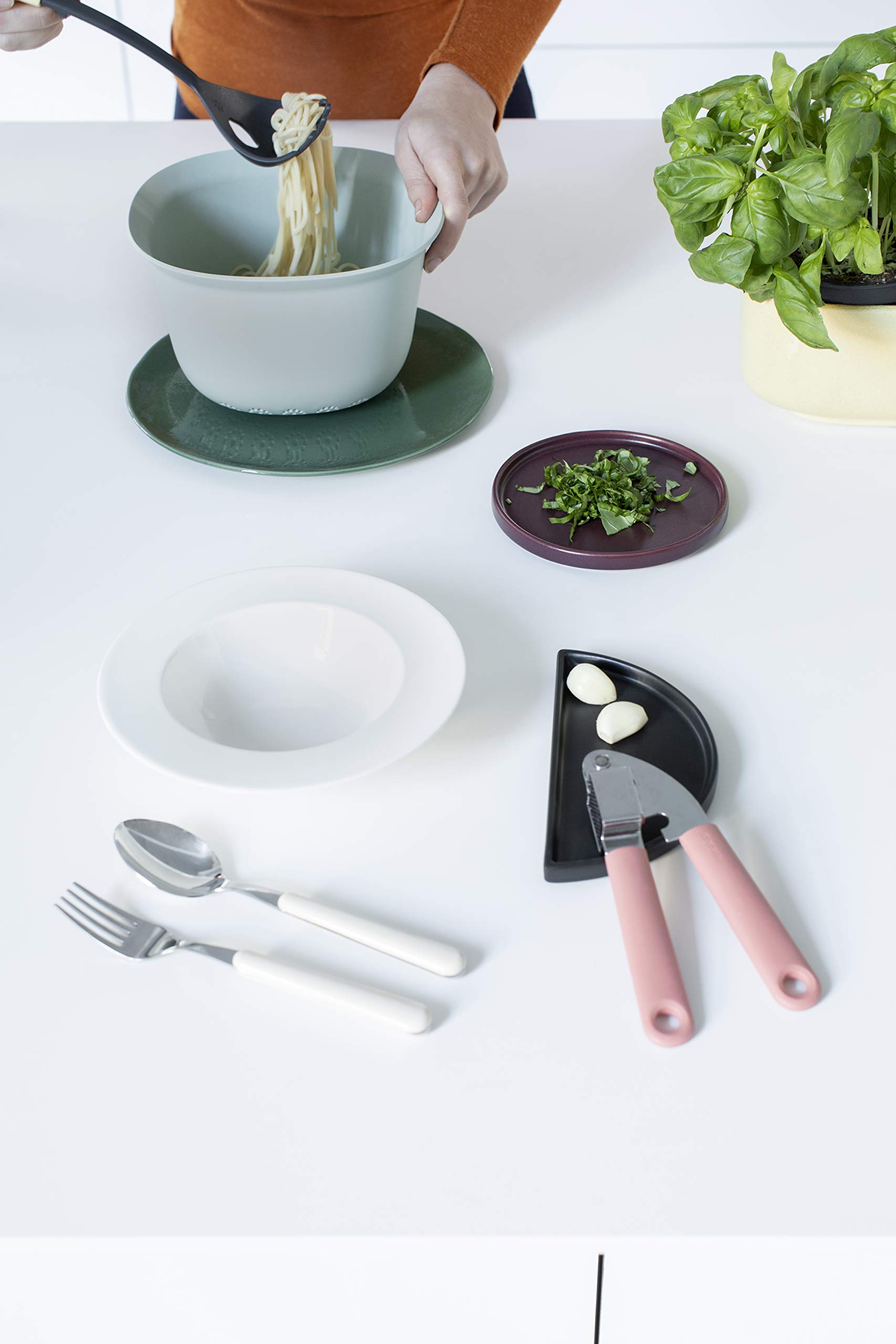 brabantia-tasty-abtropfsieb-2-4-l-sieb-rutschfest image 4