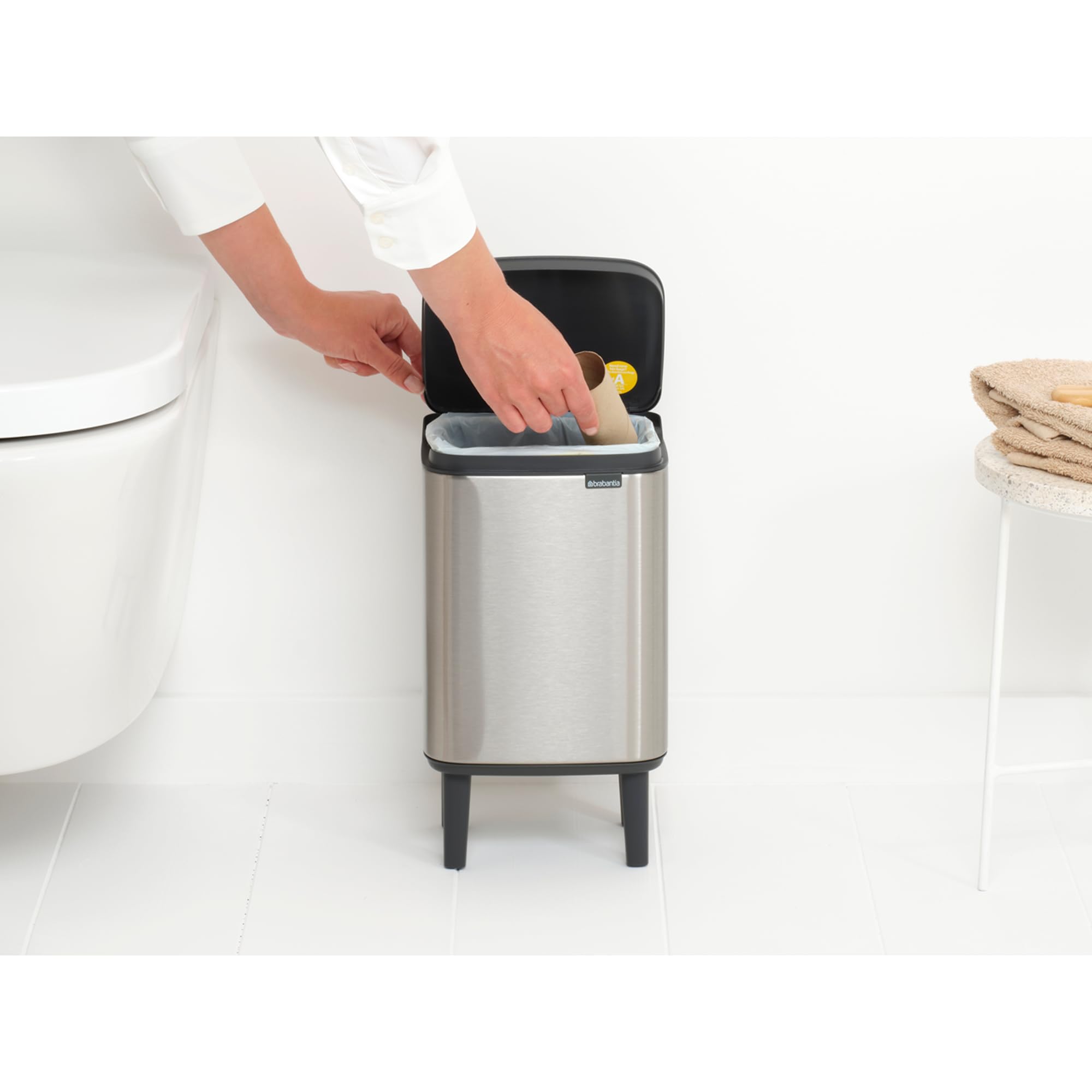 brabantia-bo-hi-m-lleimer-4l-mattschwarz-bad-soft-close image 7