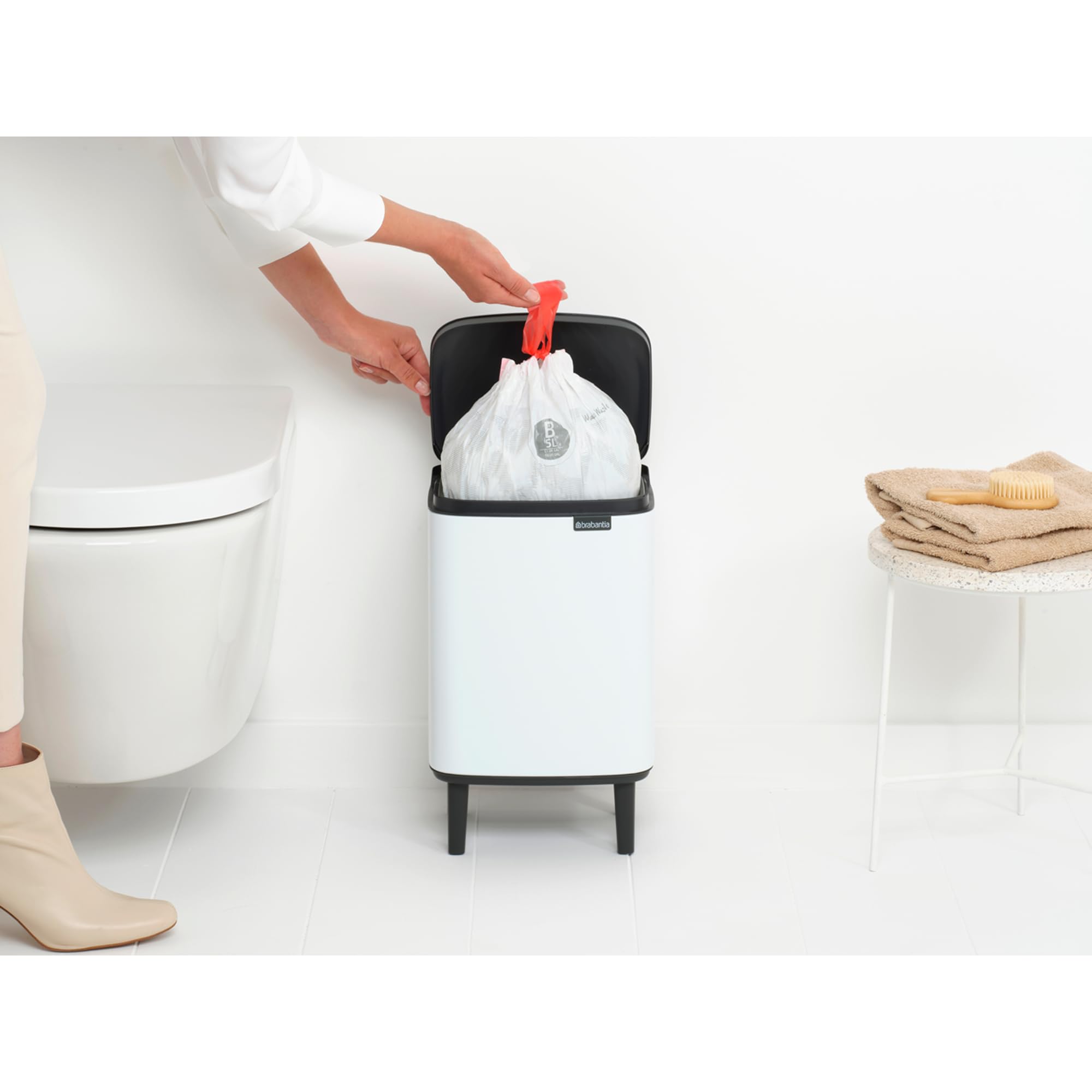 brabantia-bo-hi-m-lleimer-7l-mattschwarz-mit-soft-close image 5