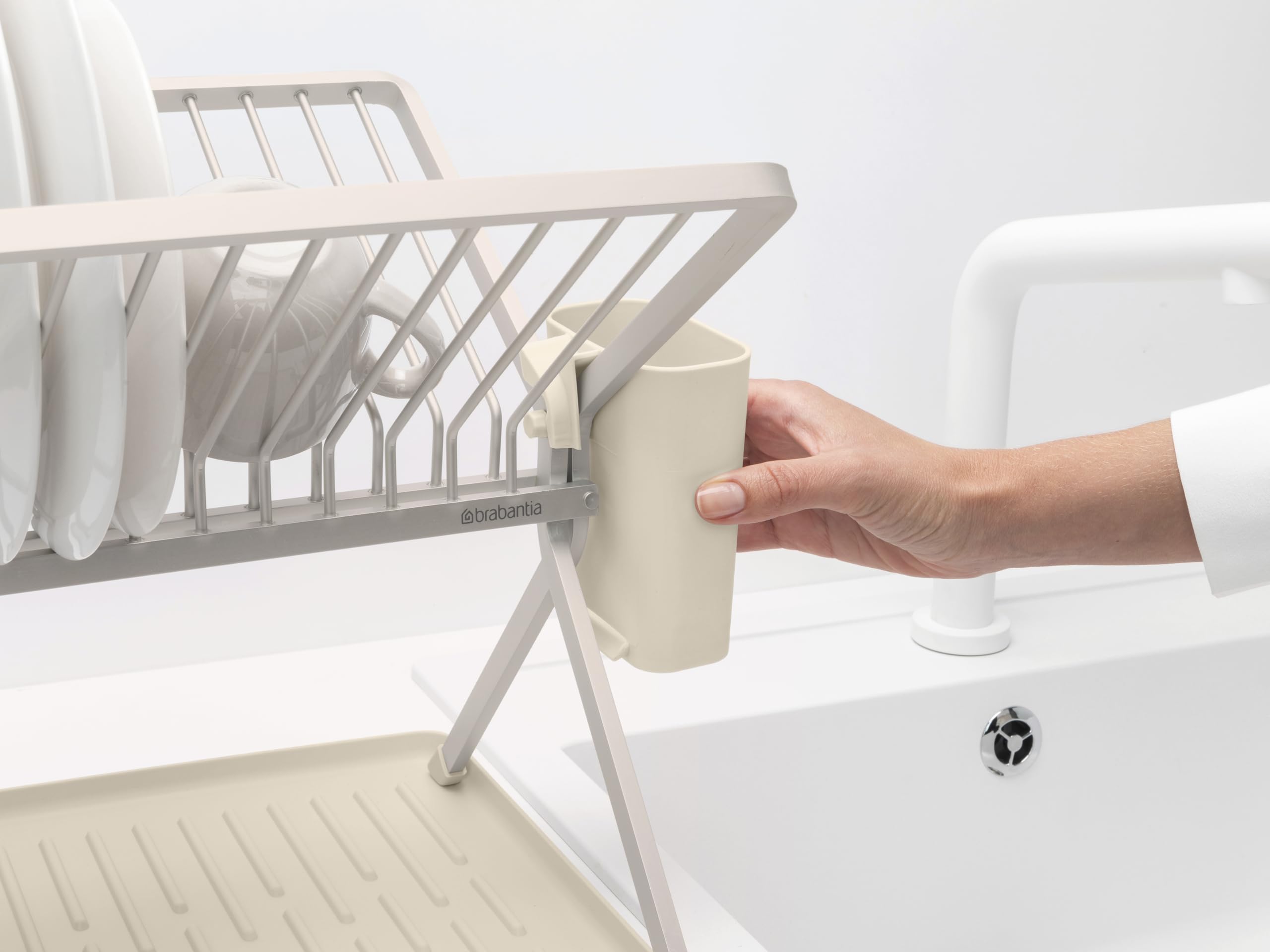 brabantia-sinkside-geschirrabtropfgestell-faltbar-soft-beige-13-teller image 4