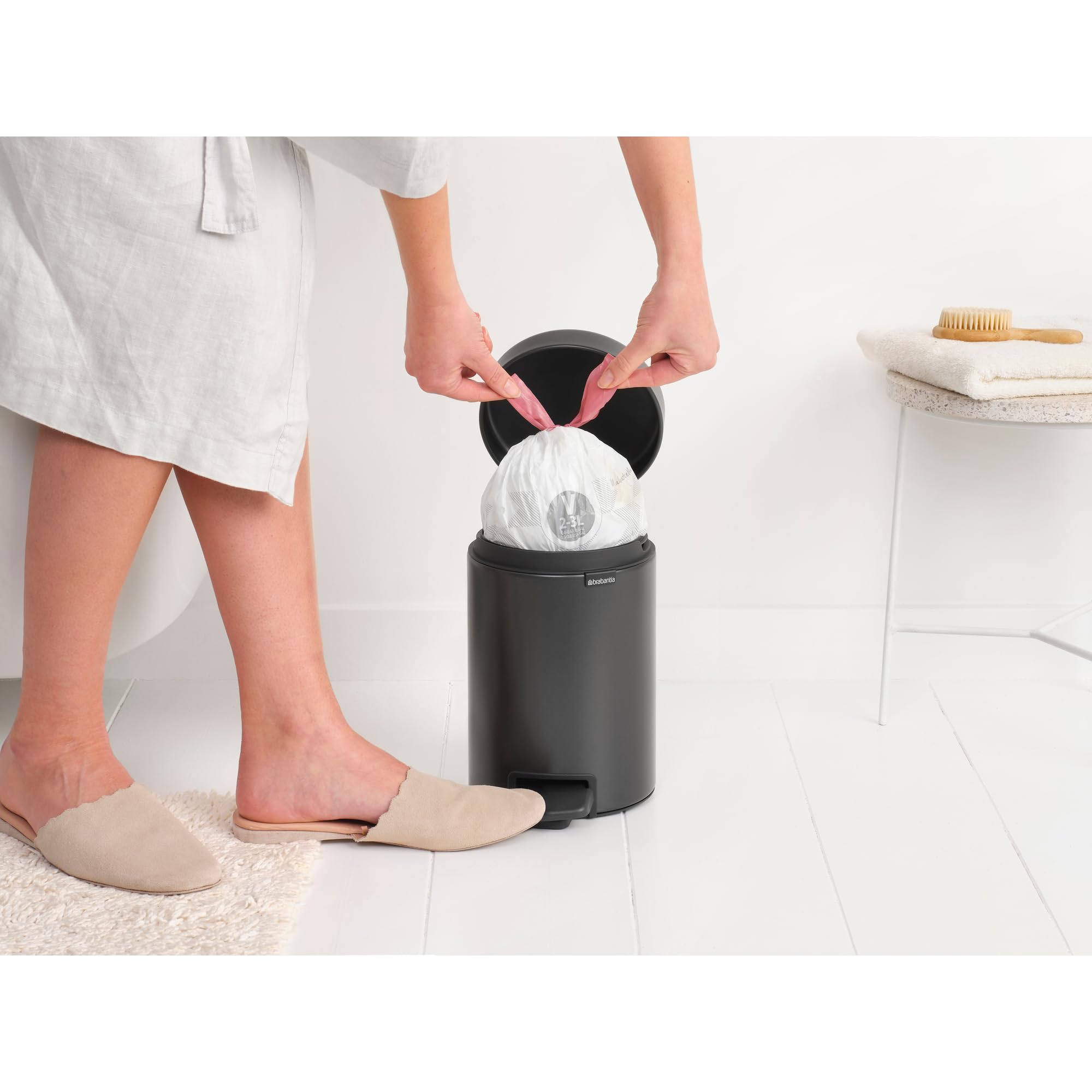 brabantia-newicon-treteimer-3-l-confident-grey-geruchsdicht image 5