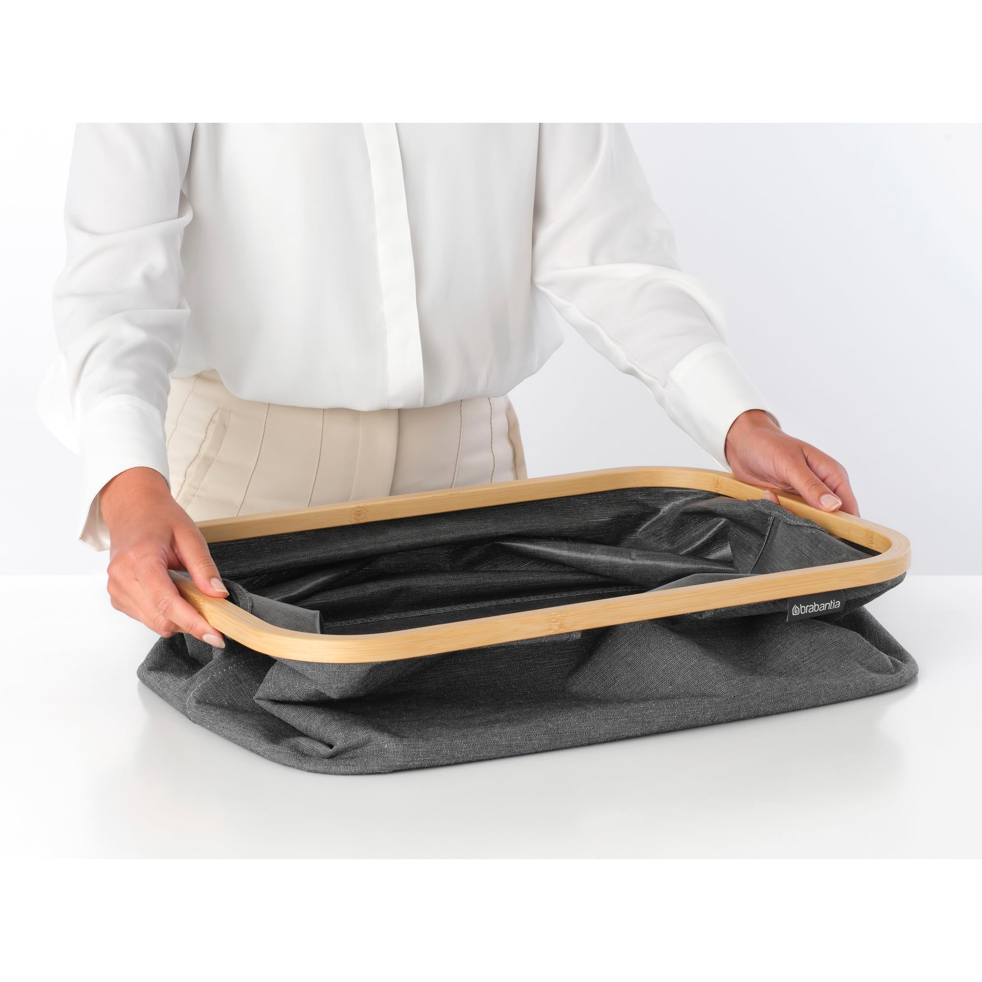 brabantia-w-schekorb-40l-faltbar-pepper-black-bambus-w-schesammler image 6