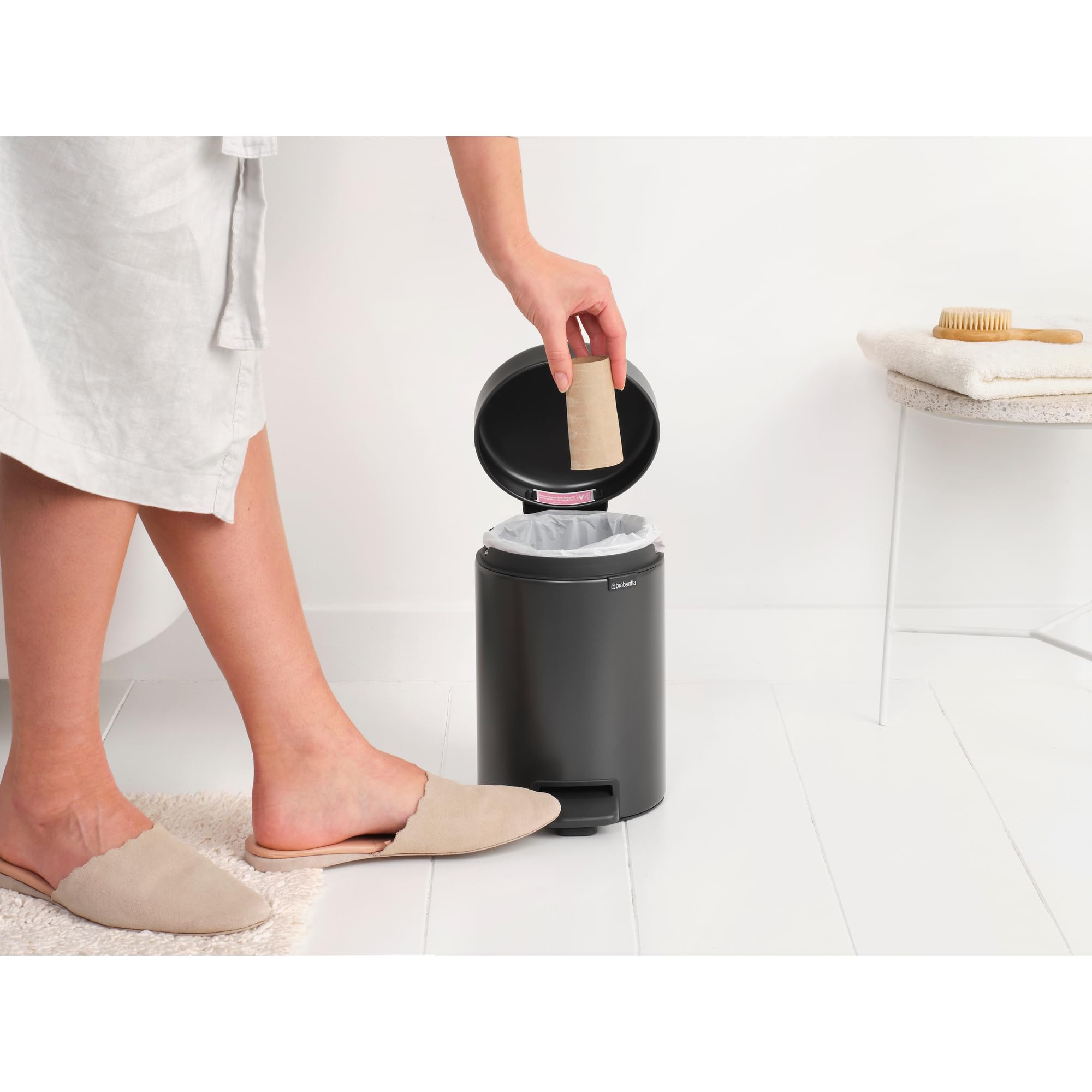 brabantia-newicon-treteimer-3-l-confident-grey-geruchsdicht image 3